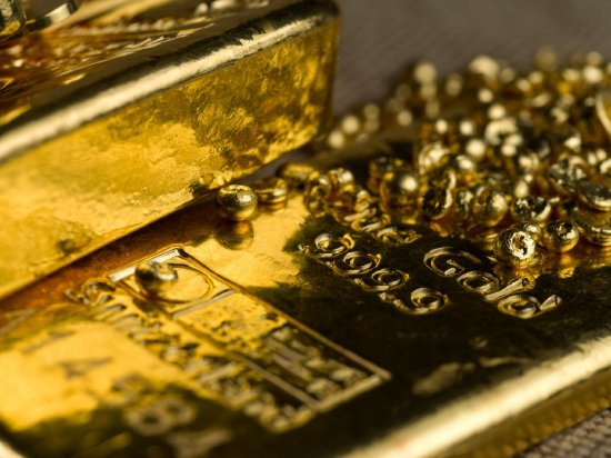 摩根大通重磅转向!黄金牛市被“深度冻结”,铜价或冲15000美元